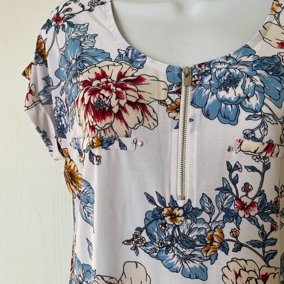 Lily Morgan floral short sleeve blouse zip up - Picture 3 of 6